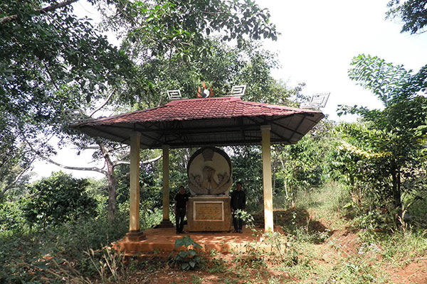 Đền tưởng niệm toàn cảnh