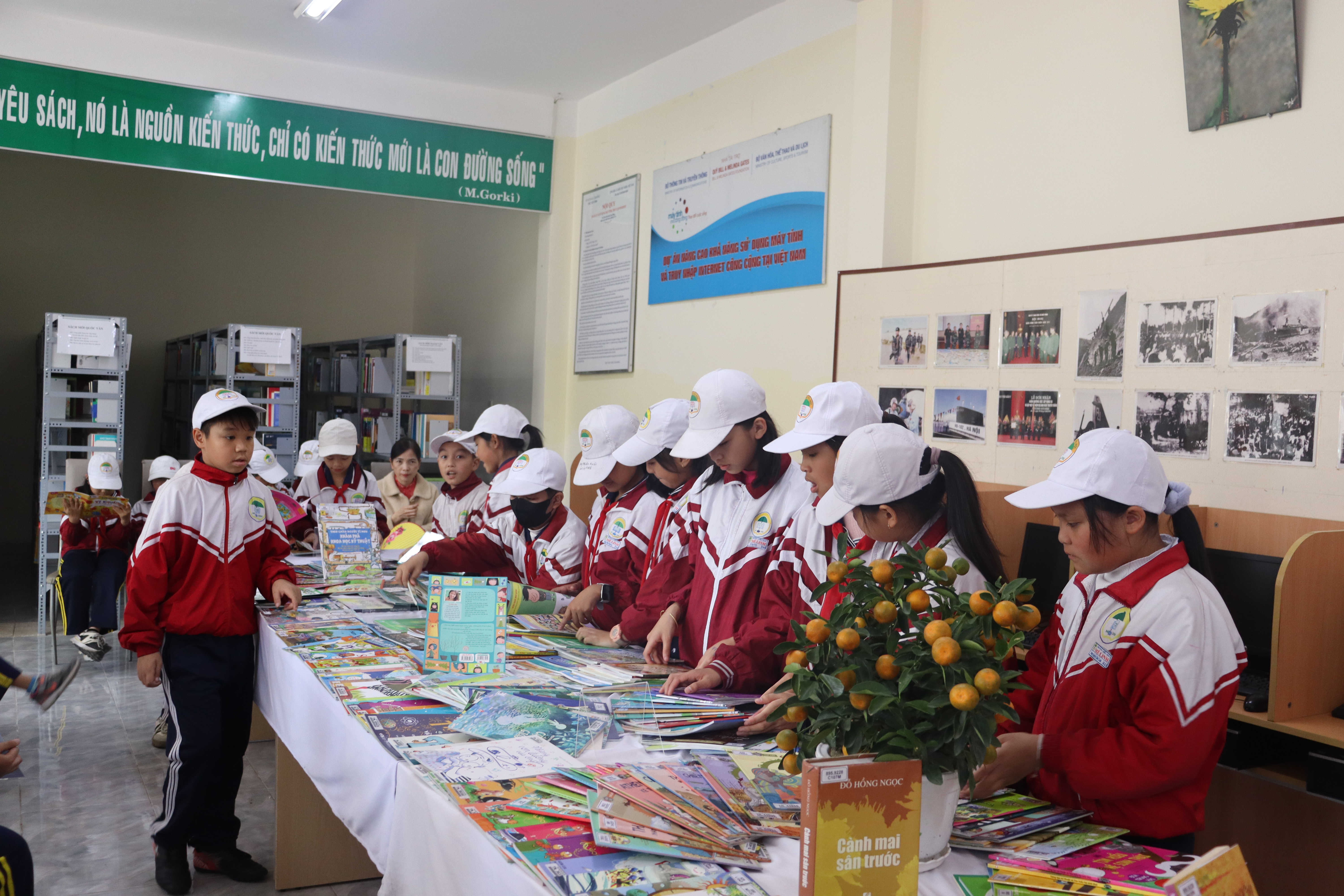 Hội sách, báo và triển lãm ảnh xuân Bính Ngọ 2026 “Mùa Xuân - Khởi đầu thắng lợi”